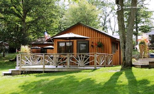 Charming Lake Cabin Rental for the Perfect Summer Vacation in North Michigan