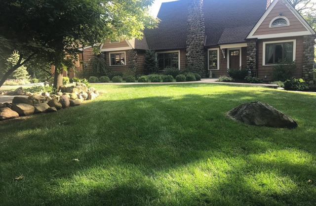 Charming lake front1-bedroom apt lg quiet property in Denville AC included.
