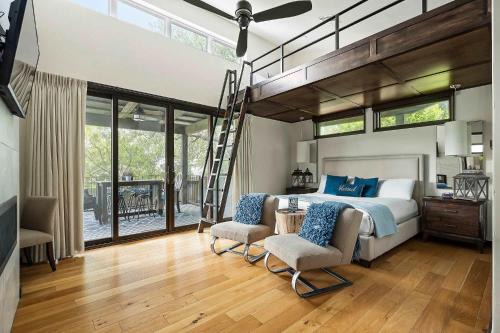 Charming Lake Getaway with Loft - Pickleball & BBQ