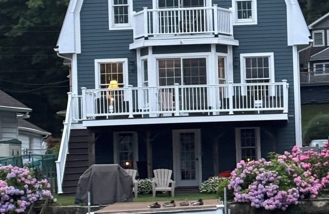 Charming Lake House on Lake Hopatcong in a quiet cove