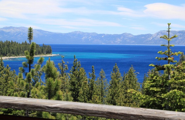 * Encantadora casa de Lake Tahoe con espectaculares vistas panorámicas a la bahía de Meeks