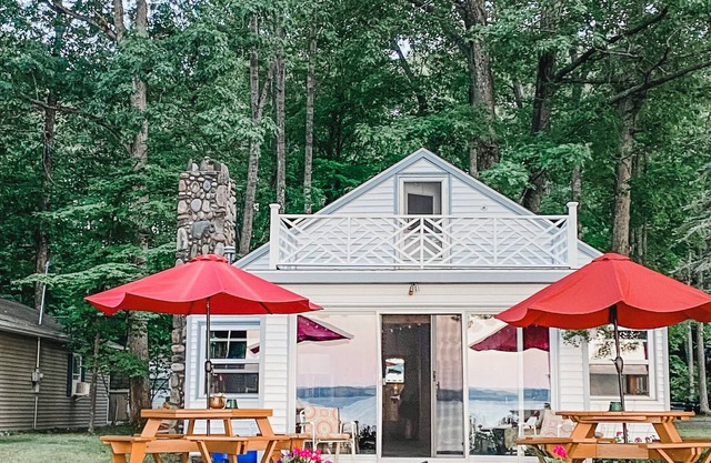 Encanto Lakefront Higgins Lake Cottage.