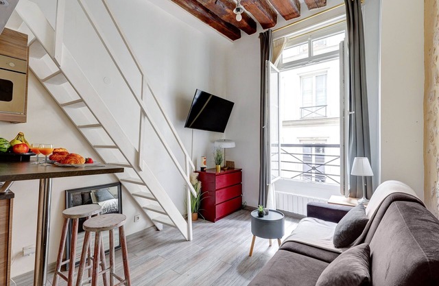 Charming Le Marais Mezzanine Studio