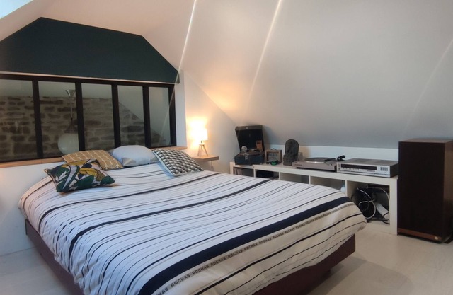 Charming little Breton house in a quiet area just 7km from the sea!