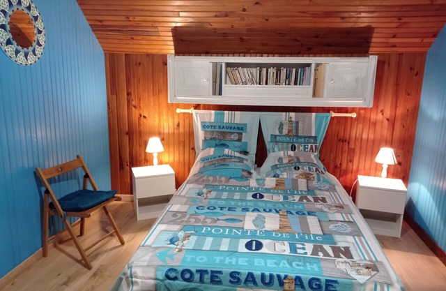 Charming little Ouessantine house 400 m from the beach, classified 2 *.