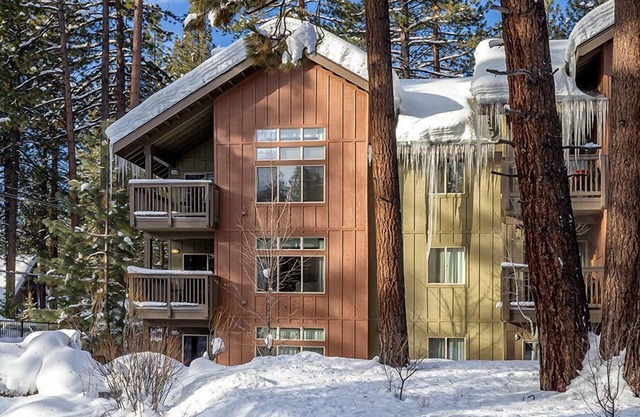 Charming Lodge-Style Resort with Something to do for Every Season!