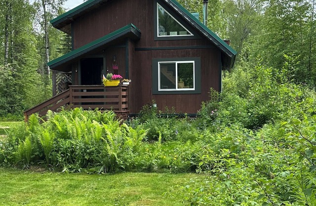 Charming loft cabin just 7 minutes from downtown