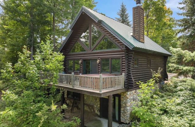 Charming Log Cabin Just Steps from the Slopes at Boyne Mountain