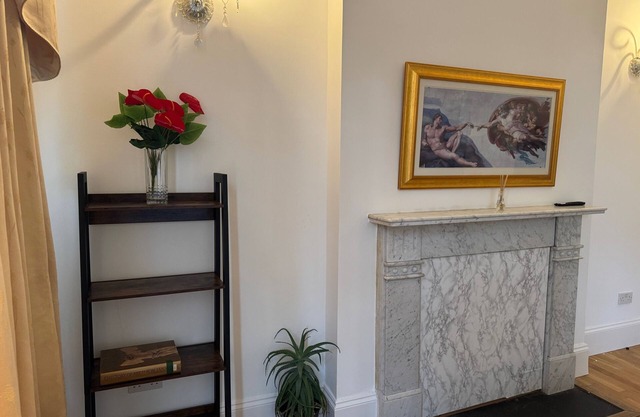 Charming London Apartment with 2 Bedrooms