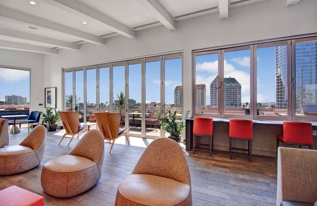 Charming Long Beach 1BR w/ Pool & Gym, walk to Ocean Blvd, by Blueground