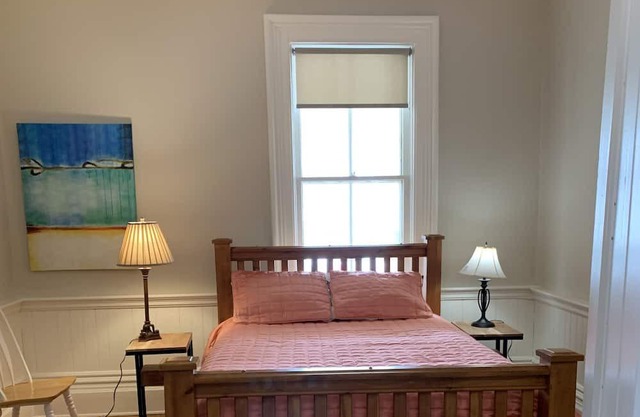 Charming Luxurious 3 Bedroom Apartment
