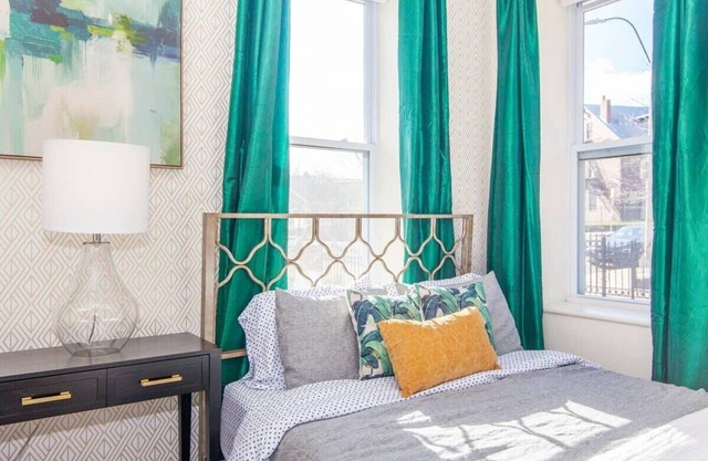 Charming Luxury Duplex | near T