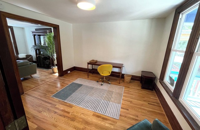 Charming Mid Century Modern 4BR House in Allentown, Buffalo, Stylish decor. I