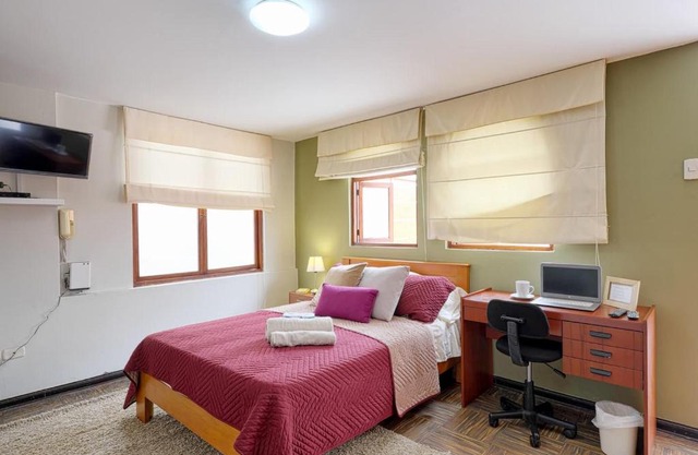 Charming Miraflores Guesthouse with Terrace Studio Apartment and Private Room
