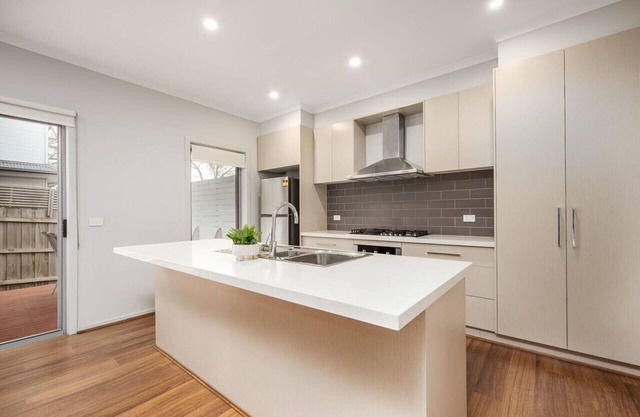 Charming & Modern Mountain View Townhouse
