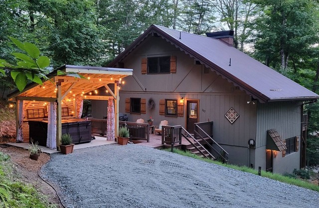 Charming Modern Cabin