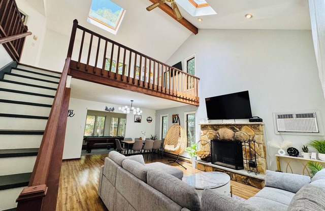 Charming Mountain House with Movie Theater