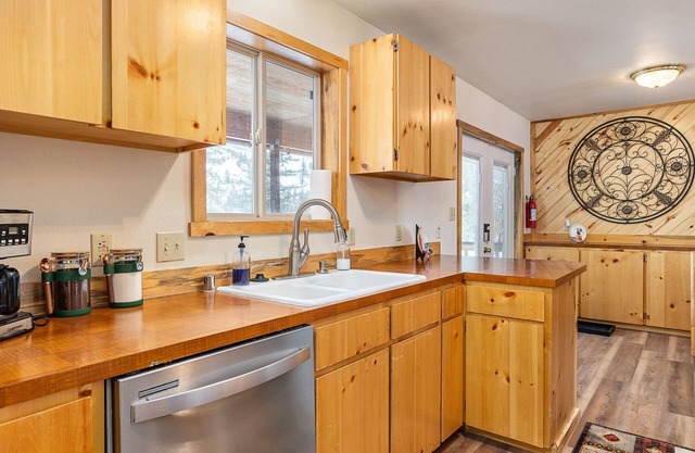 Charming Mountain Cabin - STANLEY IDAHO USA