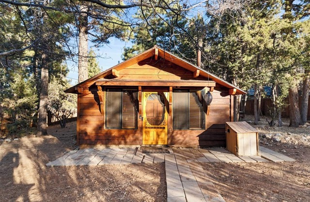 Charming Mountain Getaway