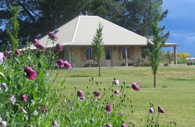 Charming Mudbrick Country Cottage