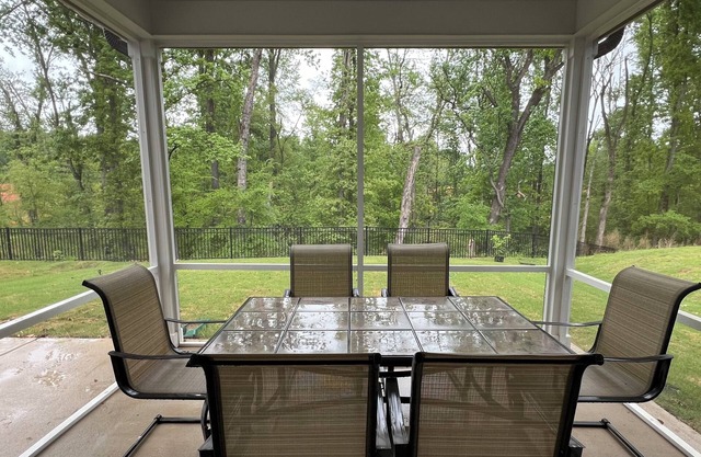 Charming new 3-bedroom house in Raleigh w/weekly 15% & monthly 30% discounts