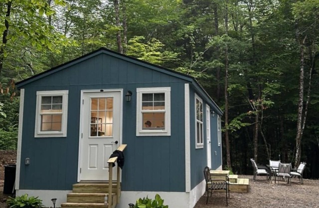 Charming new cottage w/ modern amenities on peaceful Bog Lake, Northfield Maine