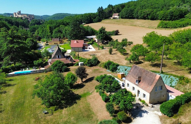 Charming newly renovated house with heated pool in Beynac