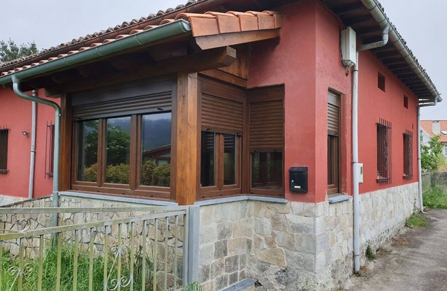 Encantadora casa rural recién renovada con amplio terreno de uso exclusivo