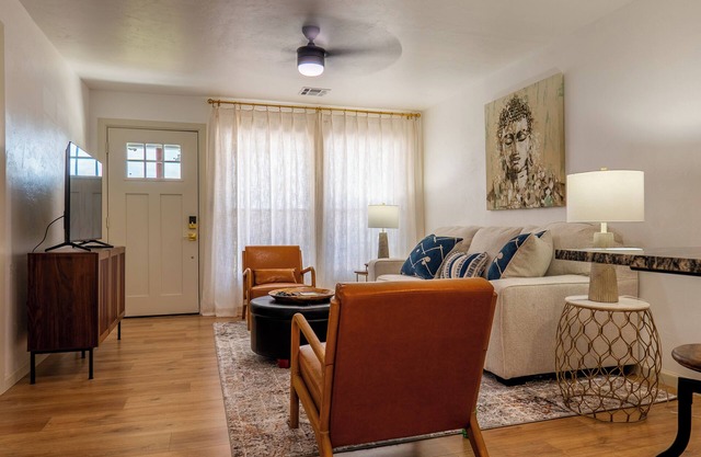Charming newly remodeled 2-bedroom house in Norman