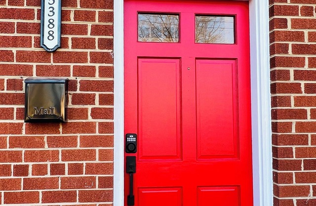 Charming Newly renovated LuxHouse 3BR 1.5BA Backyard PetFriendly Great Location