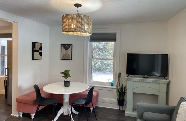 Charming newly renovated century home, 8 mins walk downtown + close to ski hills