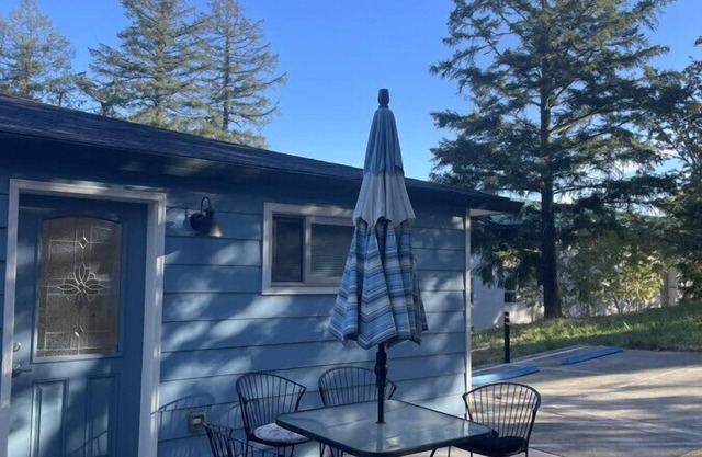Charming, newly renovated 5-bedroom house with modern comfort and tranquility.