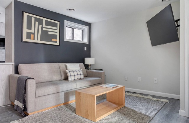 Charming North End 2BR on Salem Street by Blueground