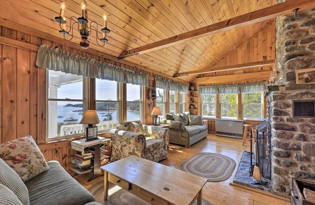 Charming Ocean-View Cottage By Cutler Harbor