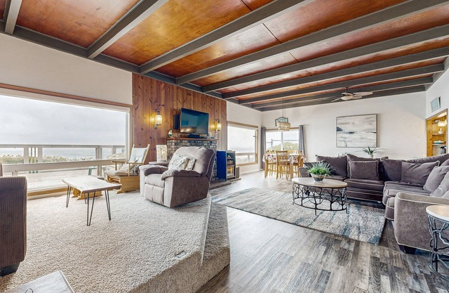 Encantadora casa frente al mar con bañera de hidromasaje, impresionantes vistas y espacio para todos