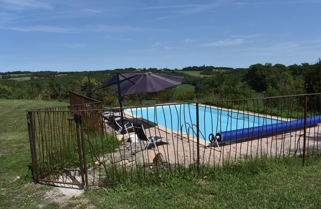Finca con dependencia, piscina climatizada, propiedad aislada, parque natural
