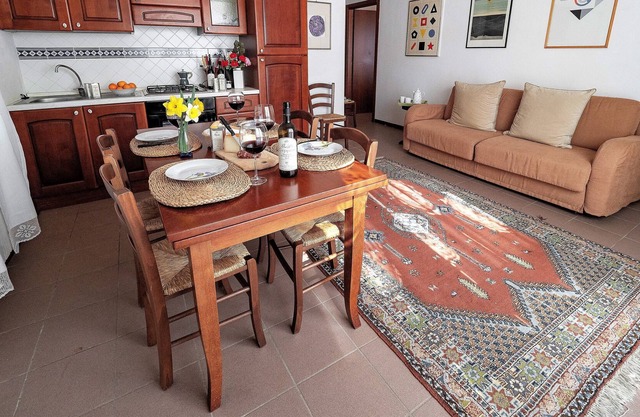 Encantador apartamento en una granja de olivos, patio privado, hermosas vistas, cerca del pueblo