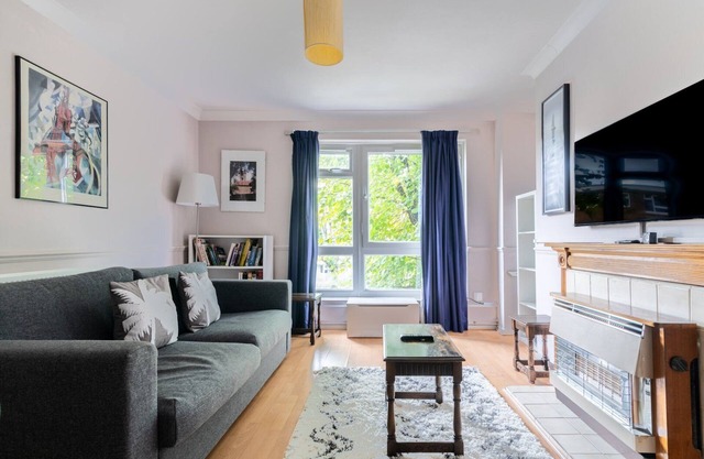 Charming One Bed Abode In East Putney