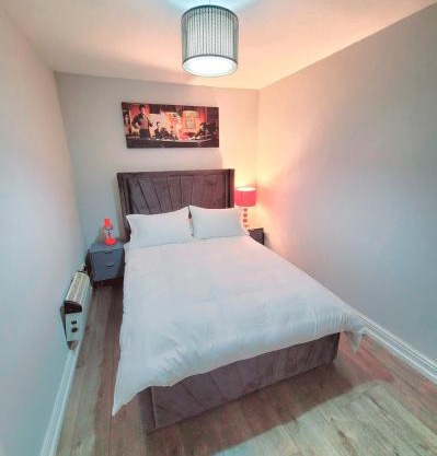 Charming one room shared flat Near City Centre By Etihad stadium Coop