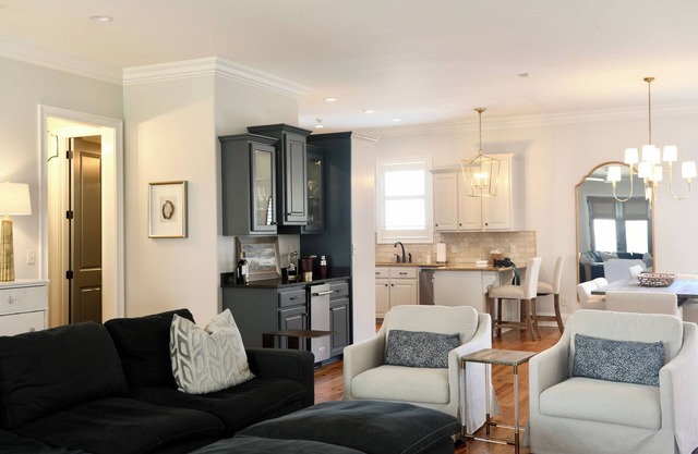 Charming Oxford Townhome - Minutes to Ole Miss and The Square! Sleeps 1-10