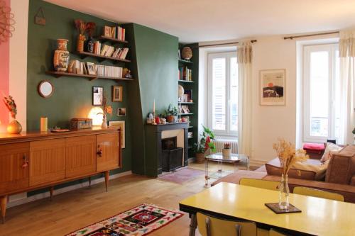 Charming Parisian Stay Just Steps from Montmartre