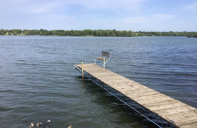 Charming, Peaceful, Lakeside Retreat Lic1996