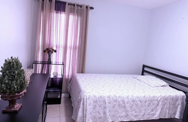 Charming, peaceful room in enjoyable Sunrise