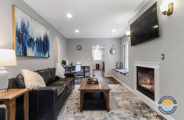 Charming, Pet-Friendly Lake Retreat