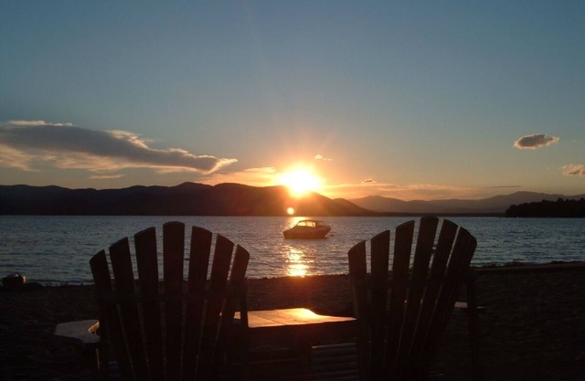 Charming Pet Friendly Ossipee Lake Vaca Home