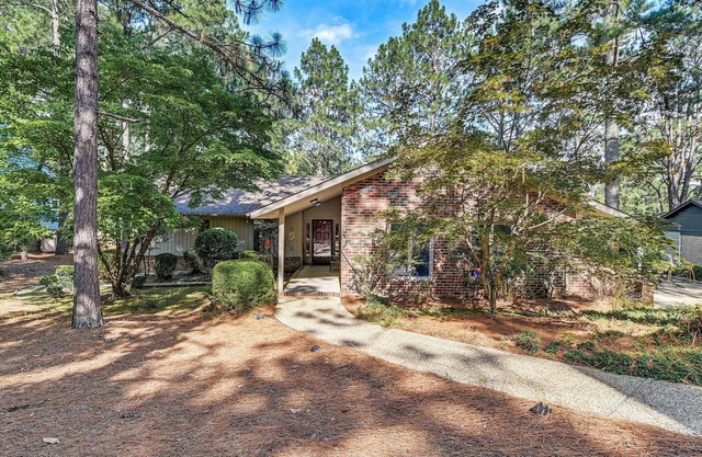 Charming Pinehurst Getaway w/ Golf Course View!