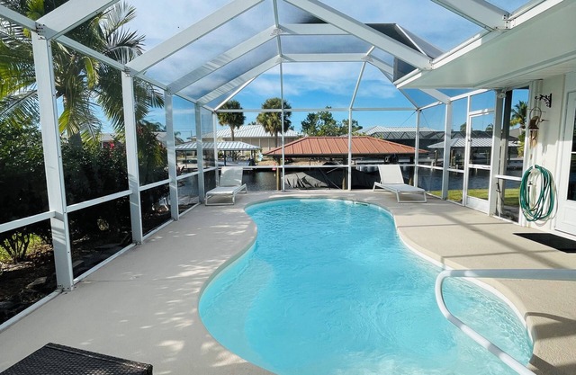 Charming 2-bedroom house in serene Lake Placid with AC, WiFi