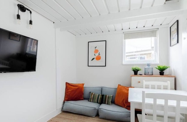 Cosy Primrose hill loft