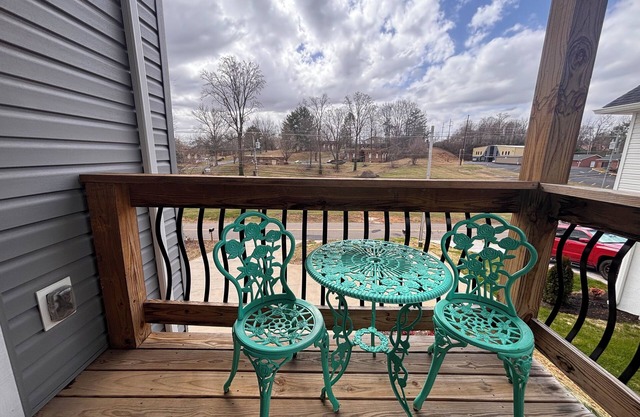 Charming Private 2-bedroom House in the Center of Wonderful Johnson City!