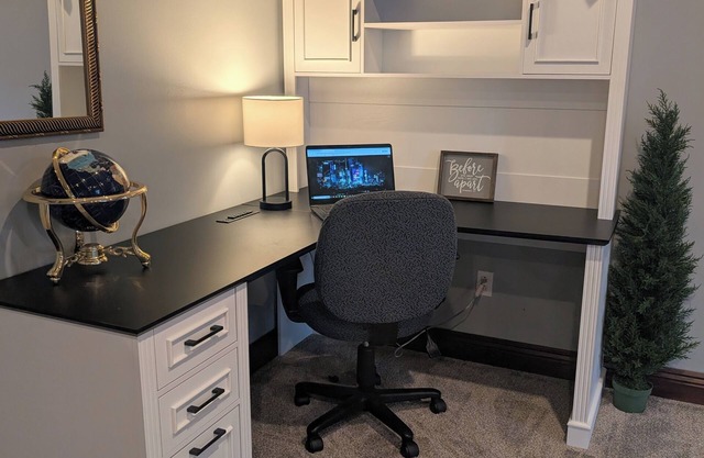 Charming private apt on our property. K+Q bed